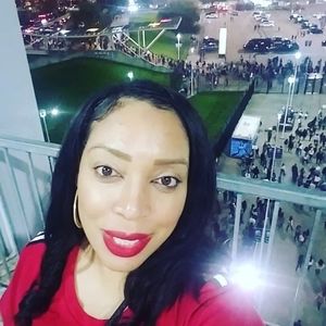 Meet your Posher, Chanel